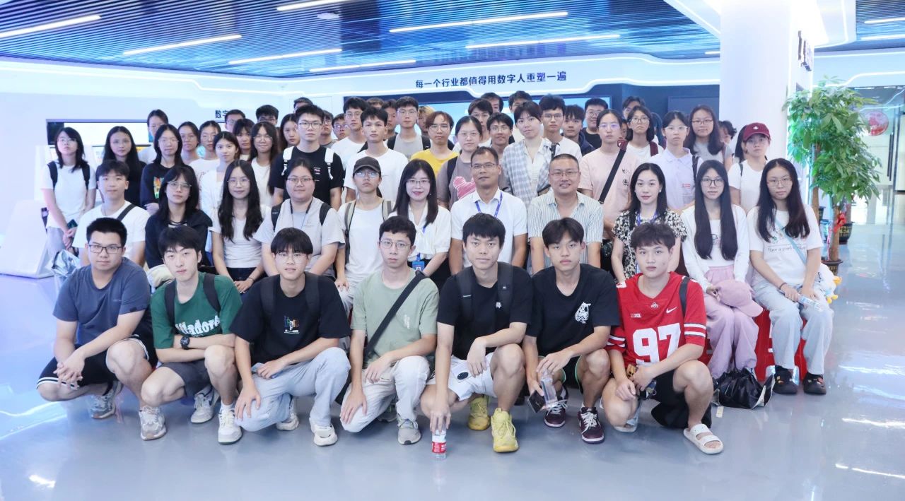 索求将来科技，共筑智慧桥梁